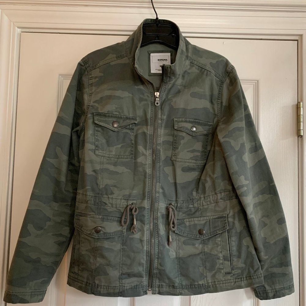 Camo utility jacket/anorak with drawstring